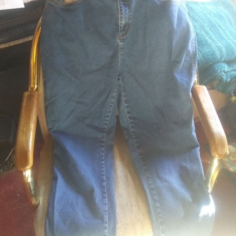Women's size 14.  Blue Jeans-stretch